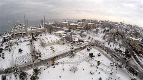 İ­s­t­a­n­b­u­l­ ­K­a­r­ ­A­l­t­ı­n­d­a­